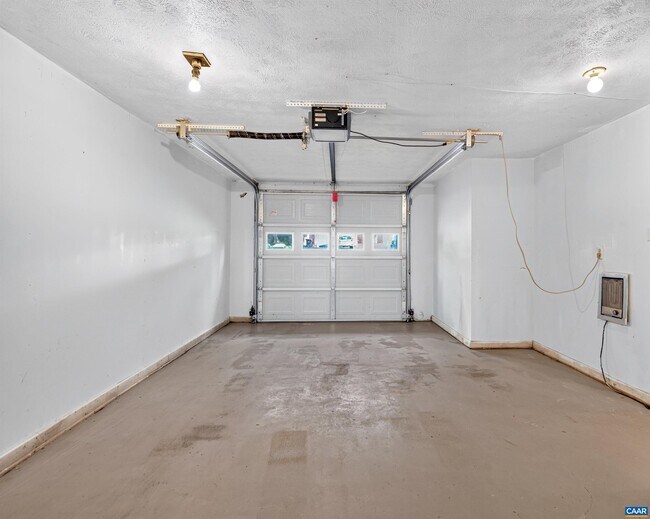 Building Photo - 308 Eastbrook Dr