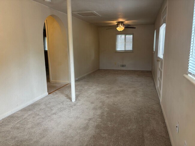 Building Photo - 209 N 28th St