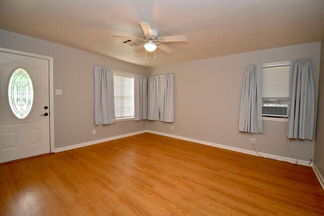 Building Photo - 3 Bed 1 Bath Home in Ruston