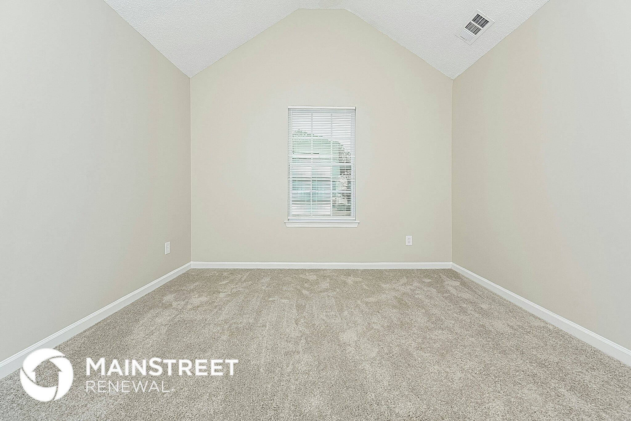 Building Photo - 10588 Village Landing