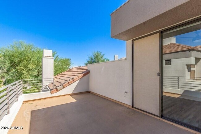 Building Photo - 7222 E Gainey Ranch Rd