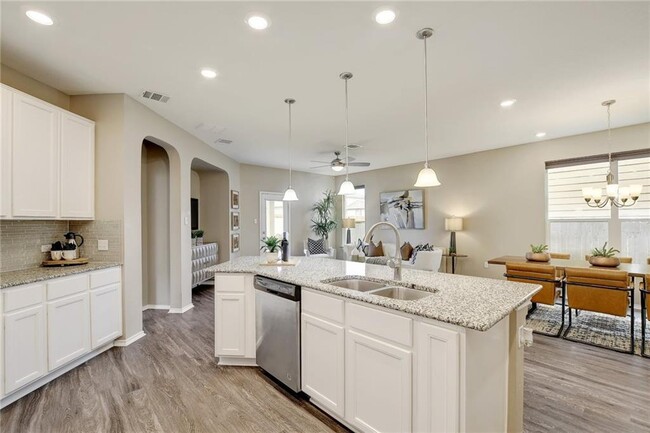 Building Photo - 311 Jarbridge Dr