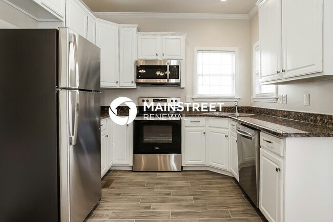 Building Photo - 4 Bedroom Pet-Friendly Home in WINSTON SAL...