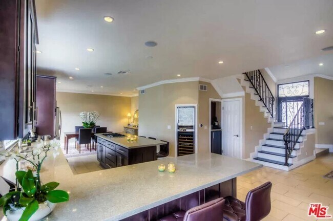 Building Photo - 4536 Ensenada Dr