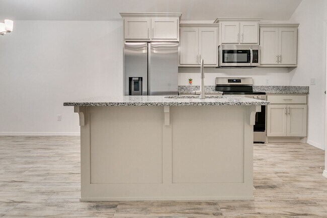 Building Photo - Brand New 4 Bed Home!
