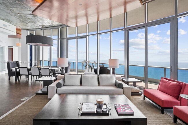 Building Photo - 5959 Collins Ave