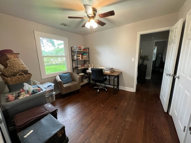 Building Photo - 3 Bedroom 1 Bath House - James Island