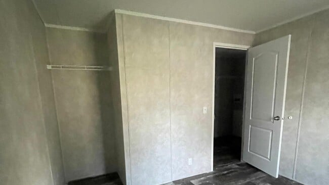 Building Photo - 1019 W Main St