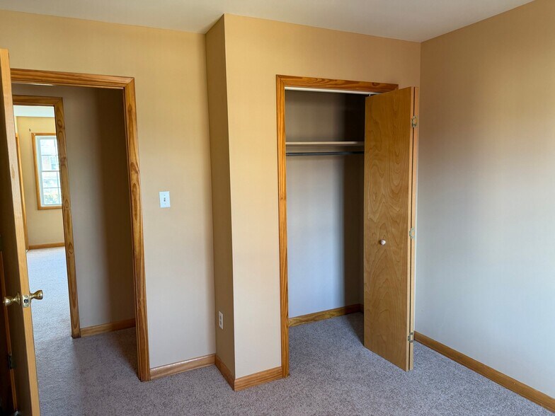 Building Photo - 545 Old Stage Rd