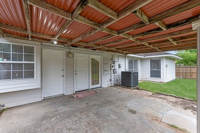 Building Photo - 19403 Bristlestar Dr