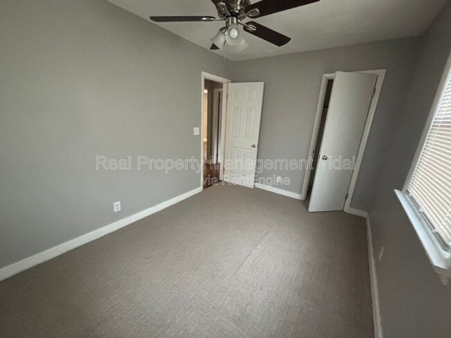Building Photo - 8803 Chesapeake Blvd