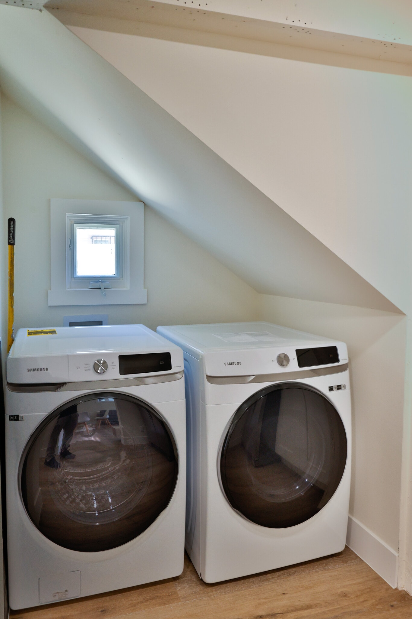 Building Photo - 1426 W 27th St