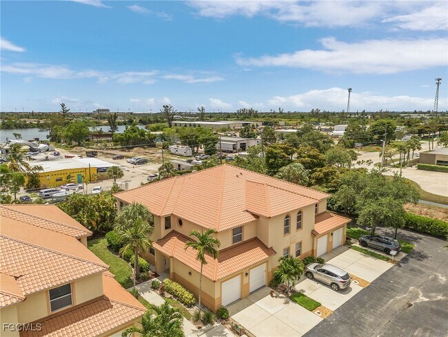 Building Photo - 15571 Bellamar Dr