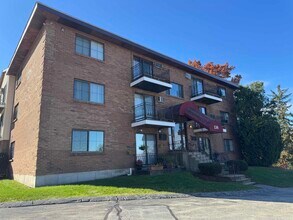 Building Photo - 136 Mammoth Rd