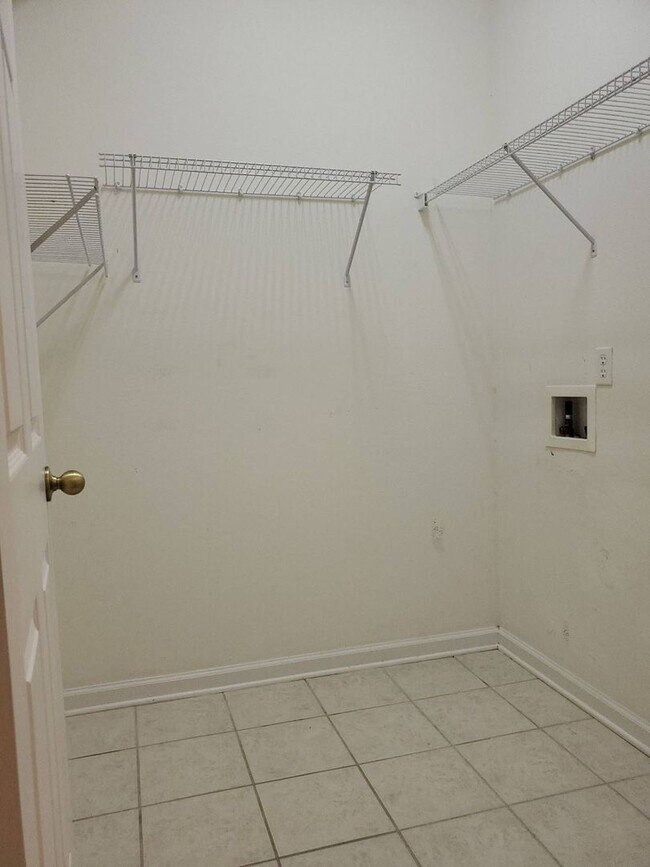 Building Photo - Lovely 2/2.5 in Bartram Park