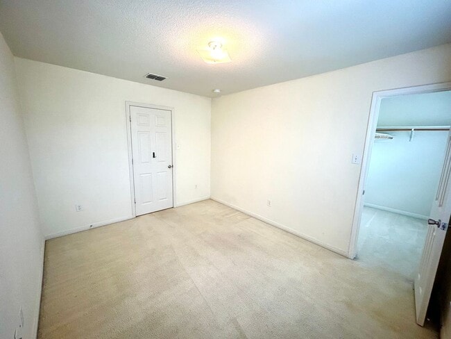 Building Photo - Bright & Beautiful Two-Story Home in Canyon Crossing with Fenced Backyard!