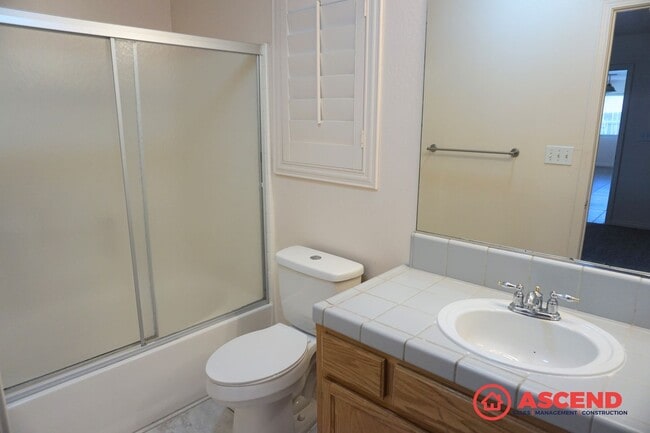 Building Photo - Great Northwest Property!