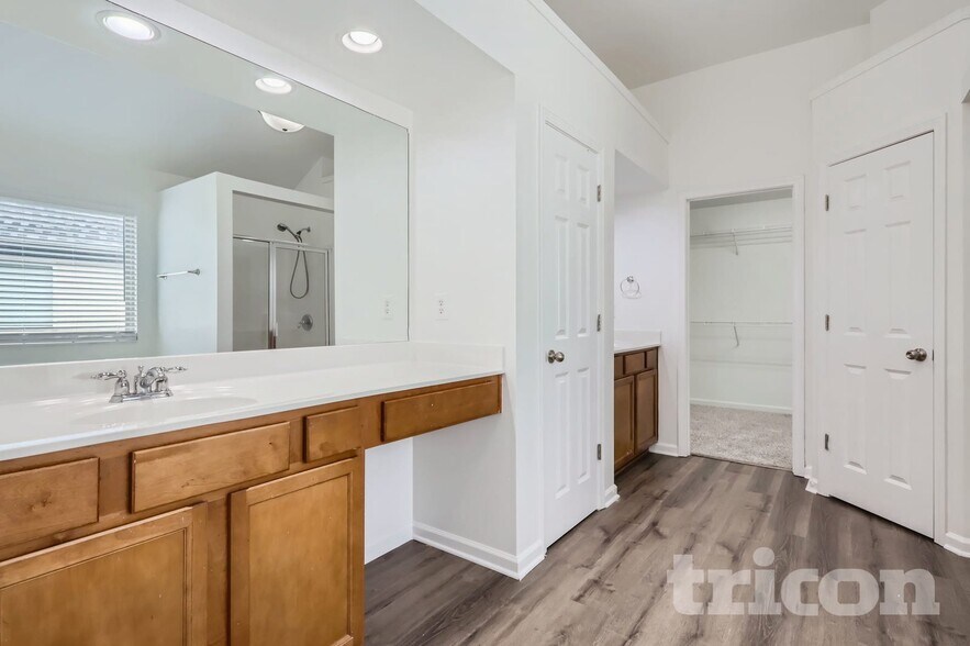 Building Photo - 5732 Barrington Run