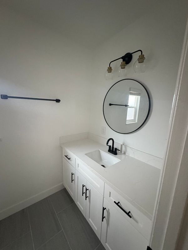 Building Photo - 7254 Hollywood Blvd