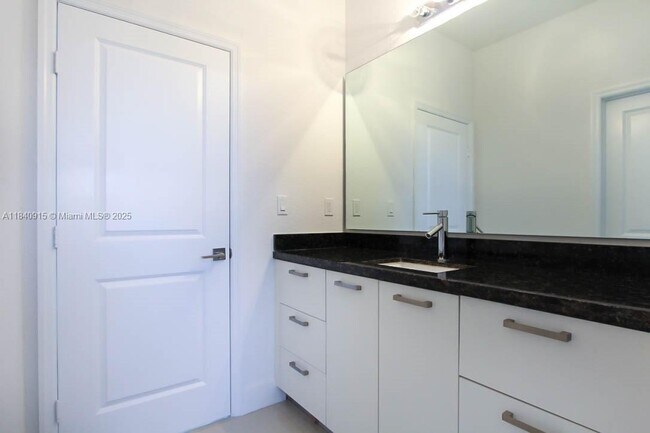 Building Photo - 15502 SW 10th Ln