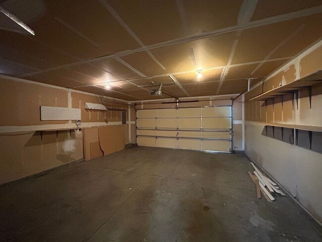 Building Photo - Spacious 4-Bedroom Home with RV Parking & No Backyard Neighbors