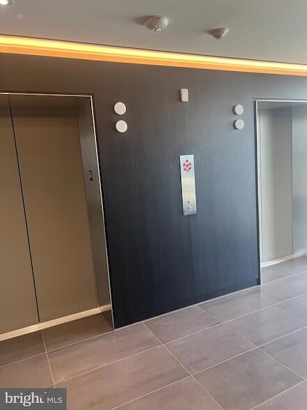 Building Photo - 1650 Silver Hill Dr