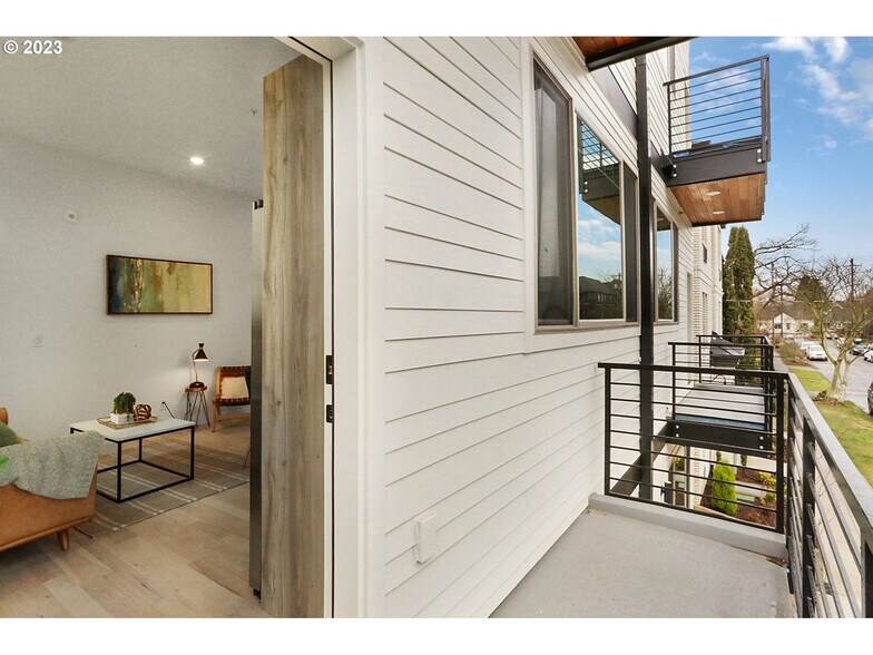 Building Photo - 6610 N Greenwich Ave