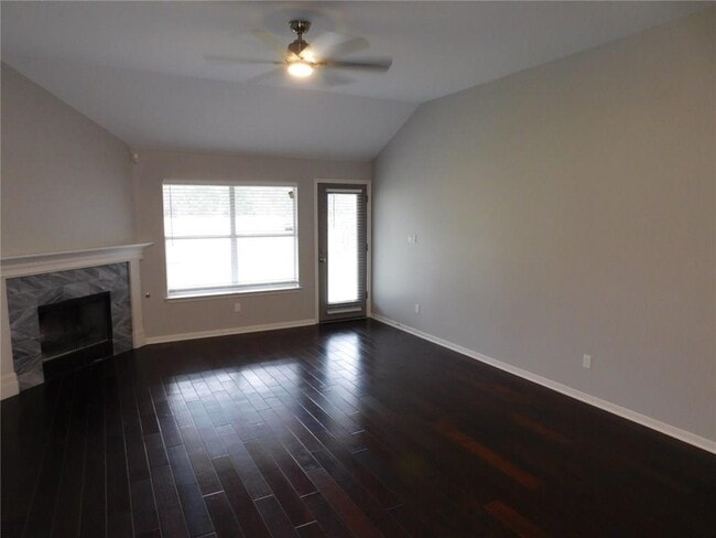 Building Photo - 651 Columbine Ave