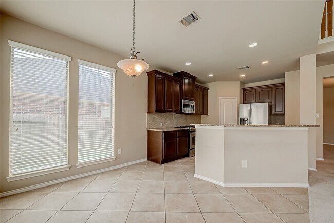 Building Photo - 16010 Juniper Shores Dr