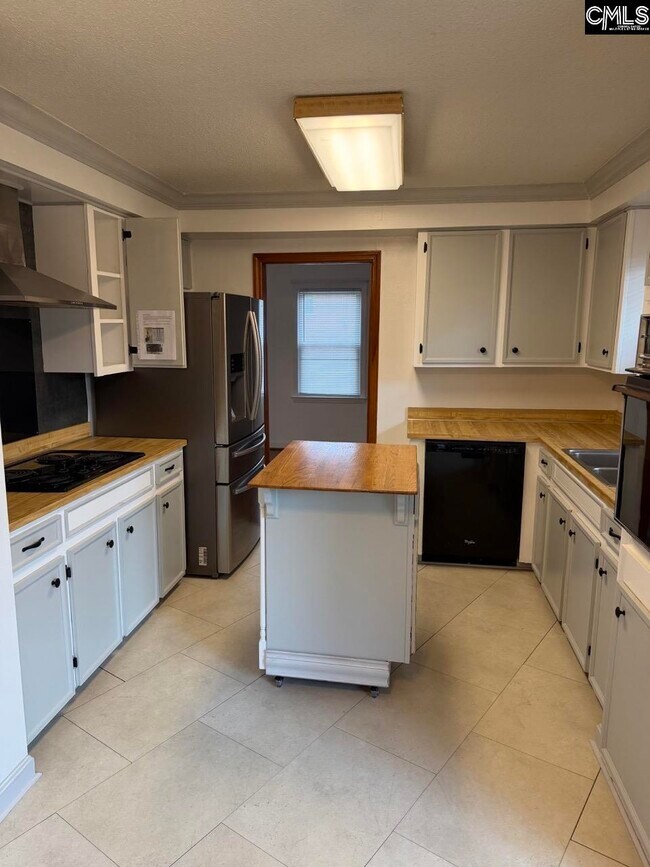 Building Photo - 511 Shady Ln