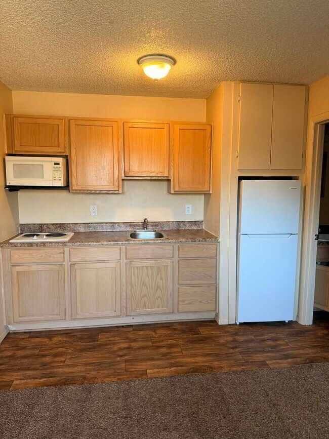 Building Photo - Lioncrest Apartments