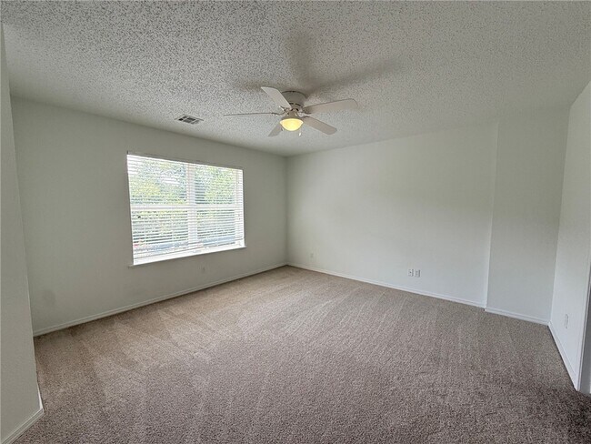 Building Photo - 18033 Broadview Dr