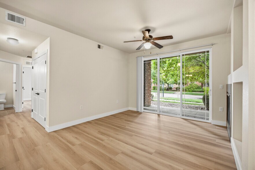 Building Photo - 2445 Windrow Dr