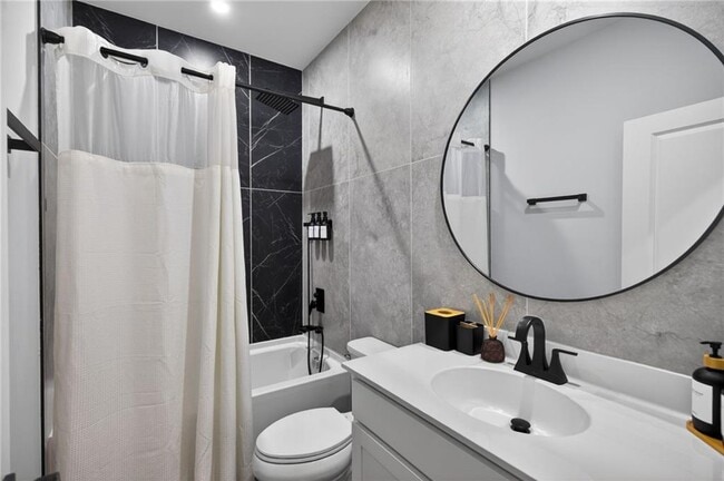 Building Photo - 1445 Creekside Cir NW