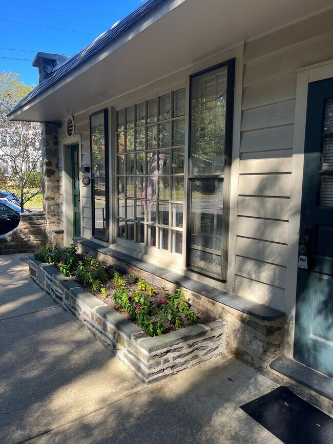 Building Photo - 3611 Stokley St