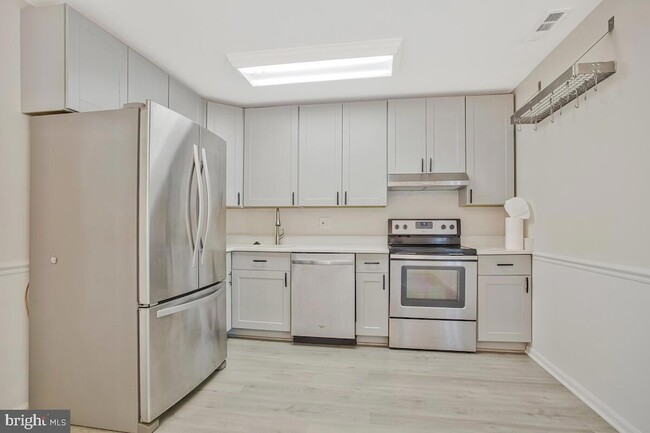 Building Photo - 1520 Marlborough Ct