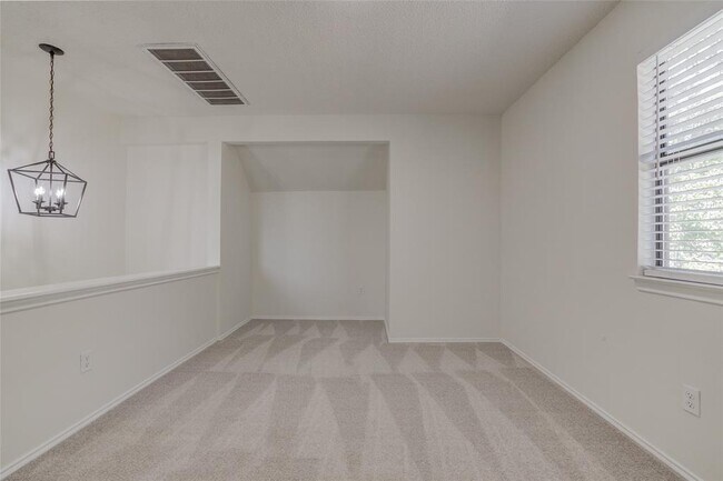 Building Photo - 10002 Talleyran Dr