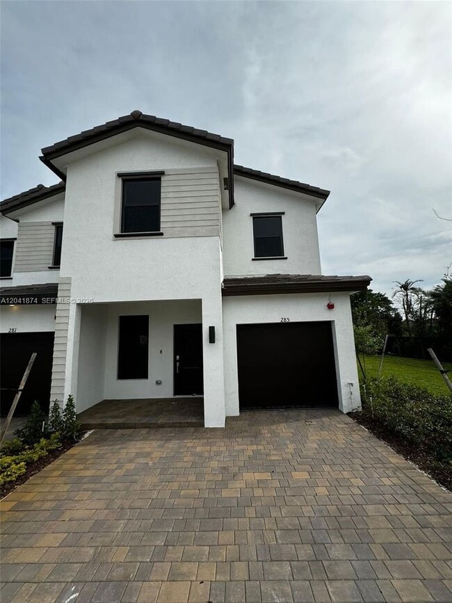 Building Photo - 285 SW 159th Dr