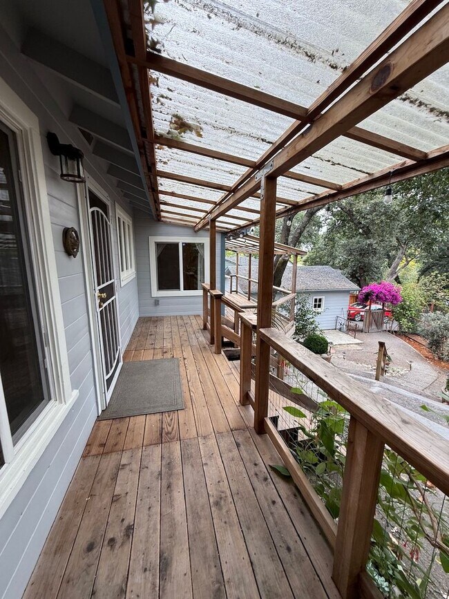 Building Photo - 3 Bedroom/ 2 bathroom Home in Cotati