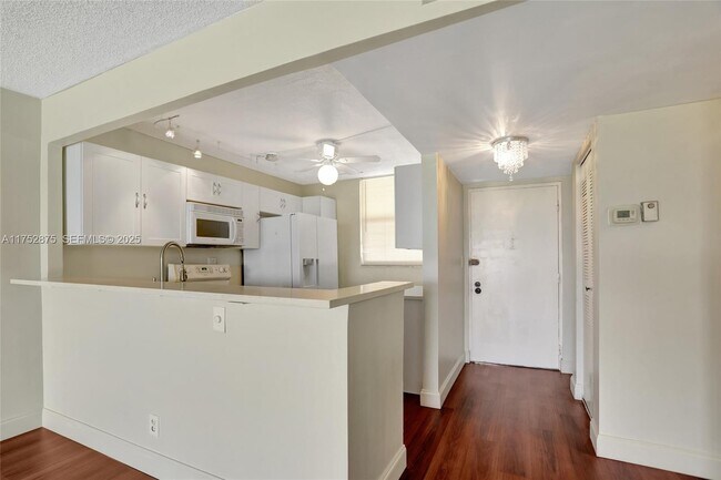 Building Photo - 3671 Environ Blvd