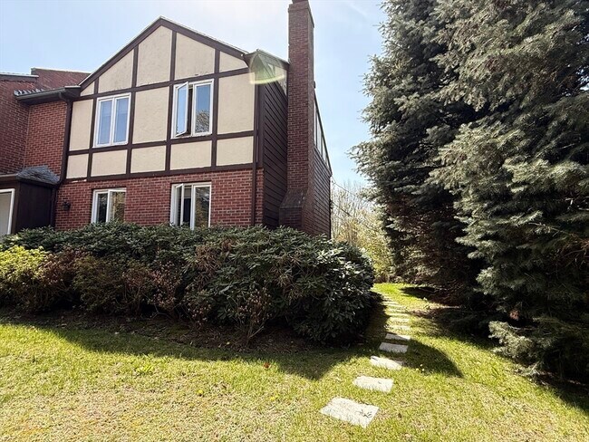 Building Photo - 26 Hammond Pond Pkwy