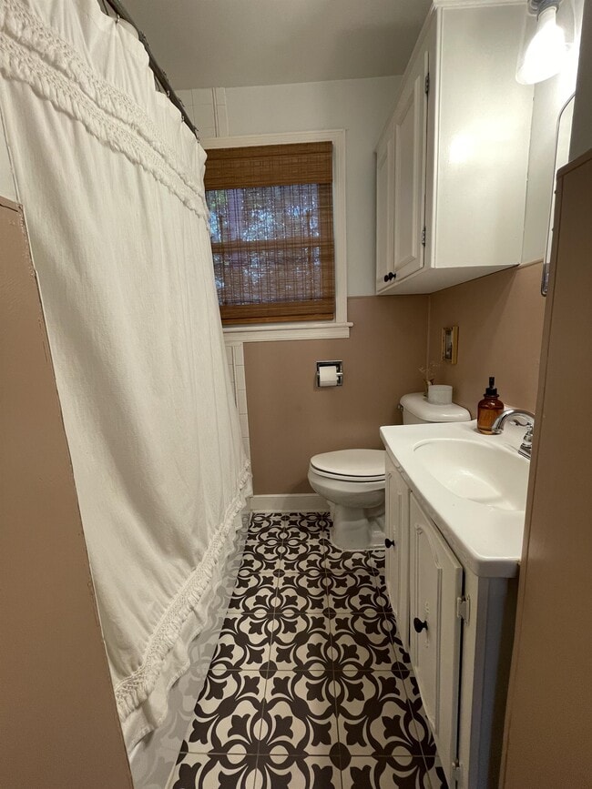 Building Photo - 185 Williams Rd