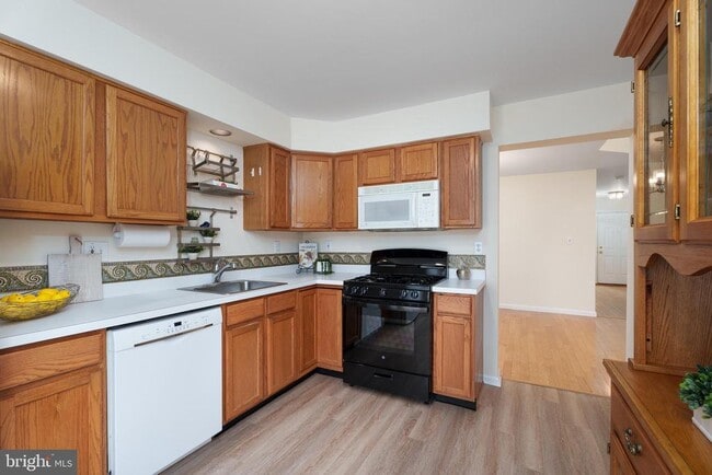 Building Photo - 610 Bollen Ct