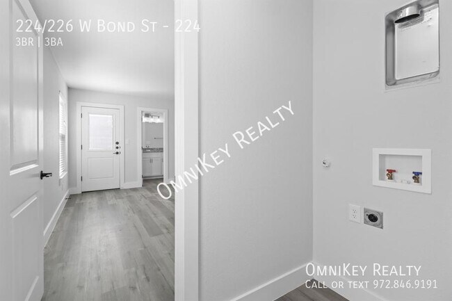 Building Photo - 224/226 W Bond St-224