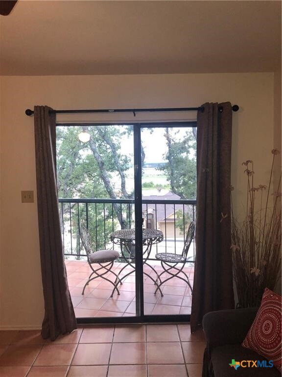 Building Photo - 943 Parkview Dr