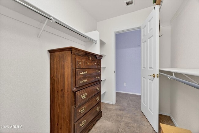 Building Photo - 1831 E Lindrick Dr