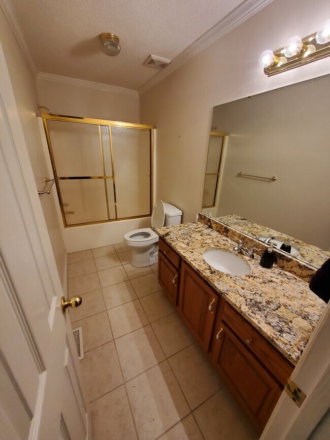 Building Photo - 5621 Chestnut Pond Dr