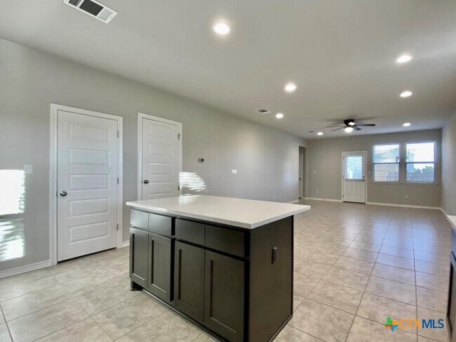 Building Photo - 2309 Pecan Island Dr