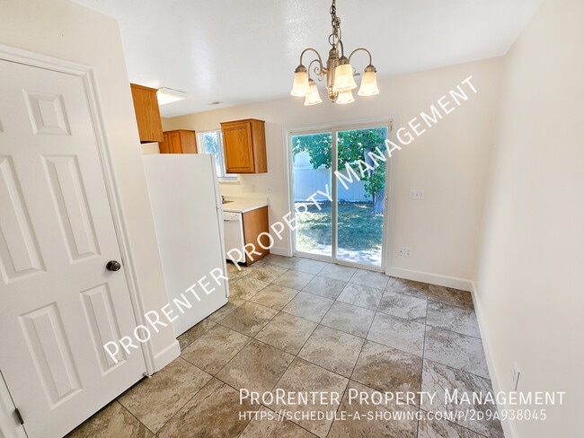 Building Photo - 551 S 375 W