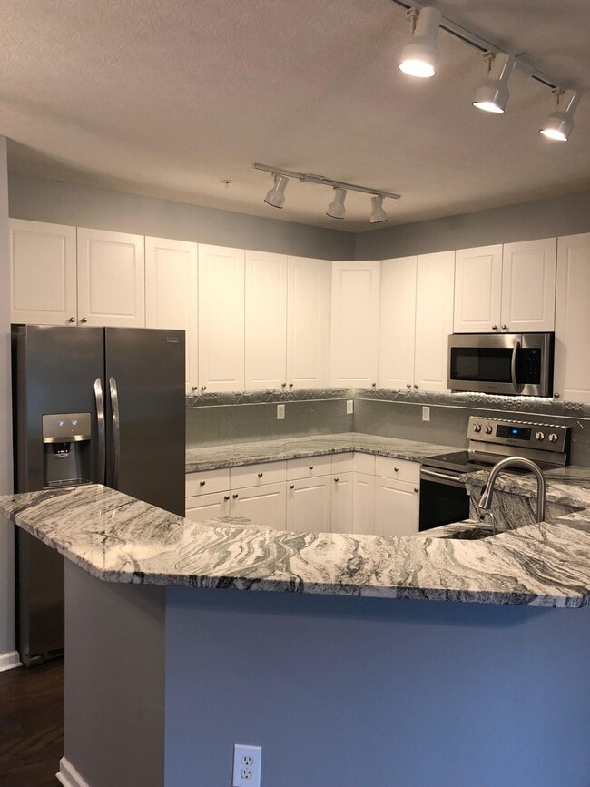 Building Photo - 7728 S Essex Gate Dr